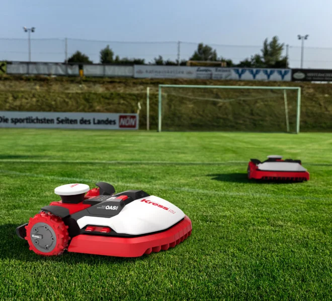Kress Mission RTKn Robotmaaiers voor maaien van voetbalvelden